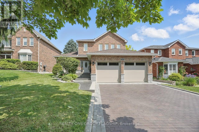 140 Heathwood Heights Drive, Aurora (hills Of St Andrew)