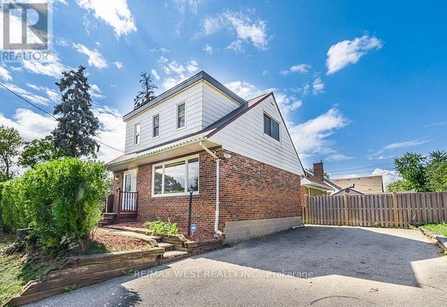 62 Stavely Crescent, Toronto (elms-Old Rexdale)