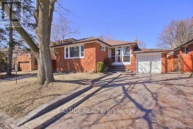 182 Moore Park Avenue, Toronto (newtonbrook West)
