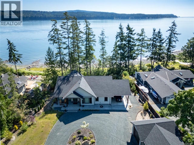 176 Baynes Dr, Fanny Bay