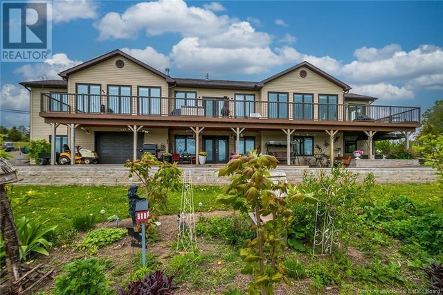 487 Route 100, Nauwigewauk