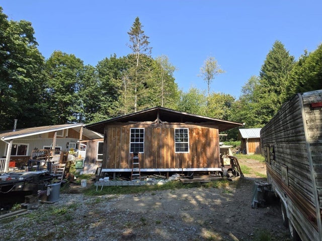 12159 Seux Road, Mission