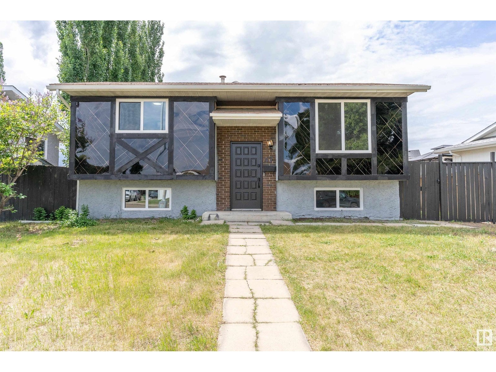 47 Clareview Rd Nw, Edmonton