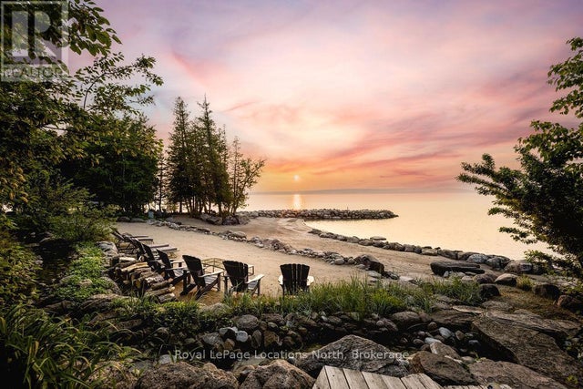 100 Melissa Lane, Tiny