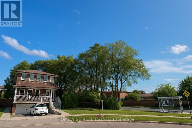 47 Sandale Gardens, Toronto (bathurst Manor)
