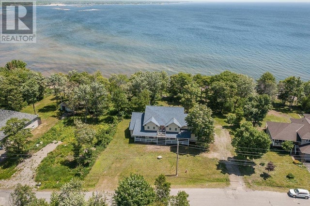 21 Lighthouse Point Dr, Thessalon