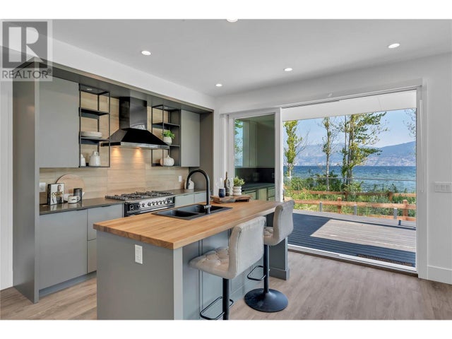 3180 Landry Crescent, Summerland