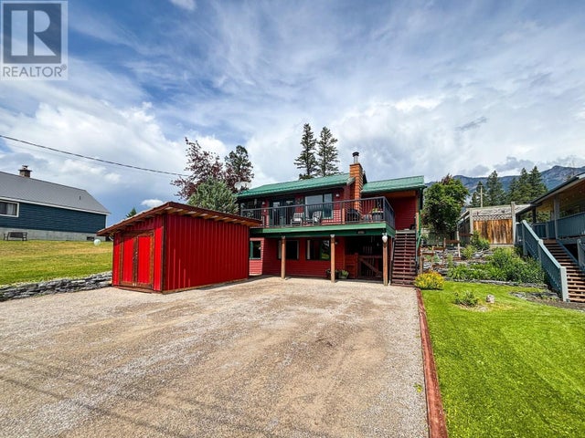 4761 Crescentwood Drive, Edgewater