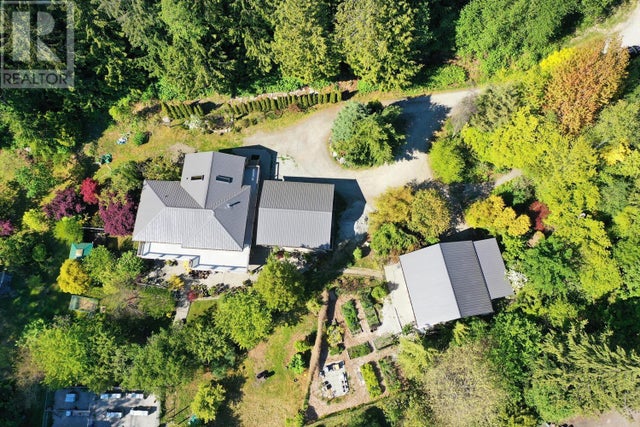2855 Lacey Place, Roberts Creek