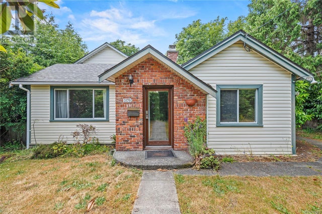 3170 Frechette St, Saanich