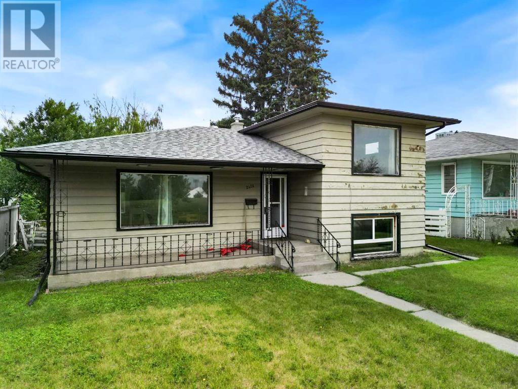 2472 Capitol Hill Crescent Nw, Calgary