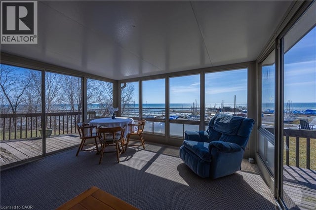 16 Dean Avenue, Port Dover