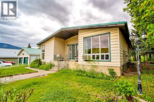 8126 20 Avenue, Coleman