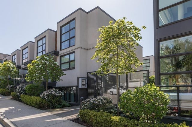 17 14820 Buena Vista Avenue, White Rock