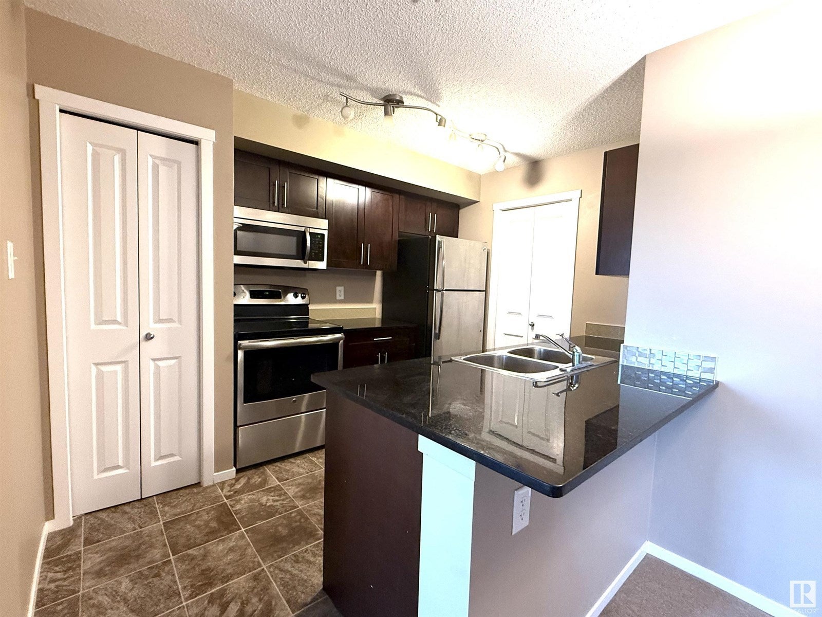 #208 18126 77 St Nw, Edmonton