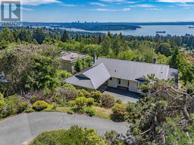1368 Tyrol Road, West Vancouver