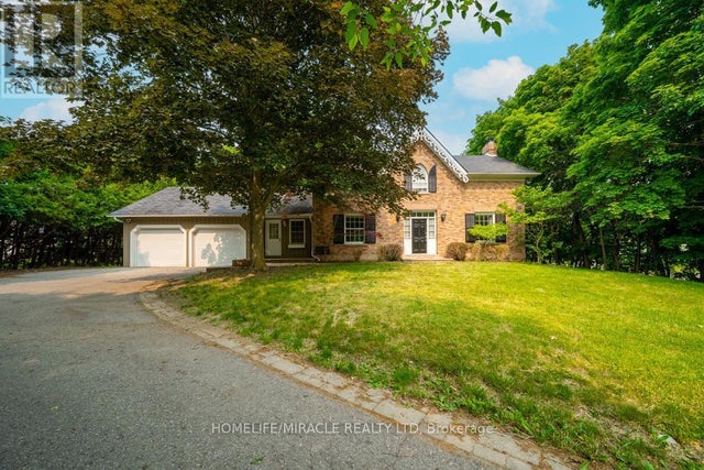 10 Houghton Boulevard, Markham (old Markham Village)