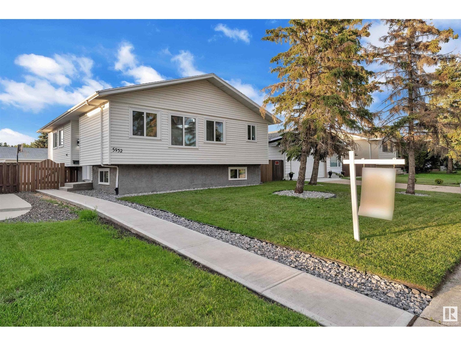5932 40 Av Nw, Edmonton