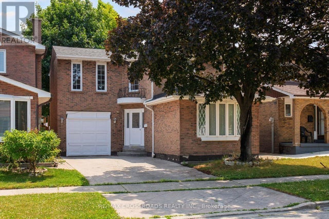 17 Brownridge Crescent, Toronto (west Humber-Clairville)