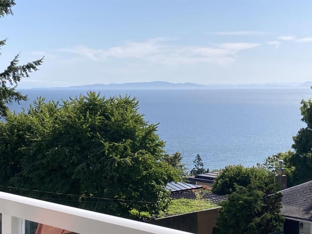 305 15010 Roper Avenue, White Rock