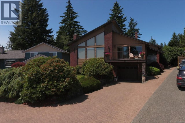 1613 Passage View Dr, Campbell River