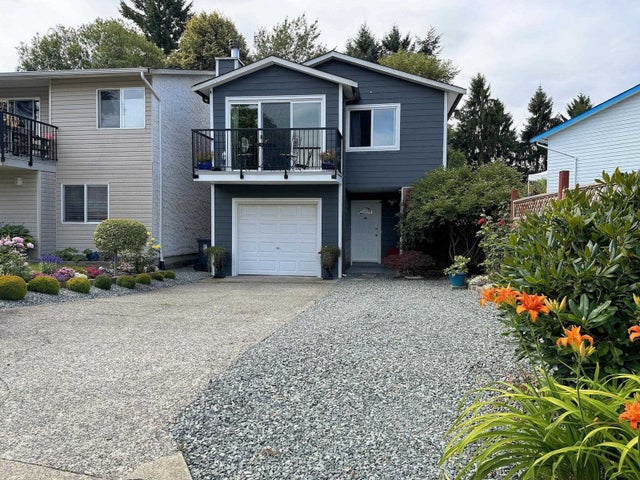 202 Davis Crescent, Langley