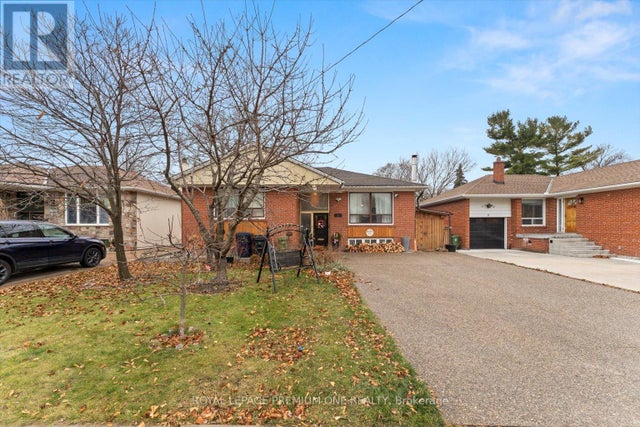 7 North Heights Road, Toronto (princess-Rosethorn)