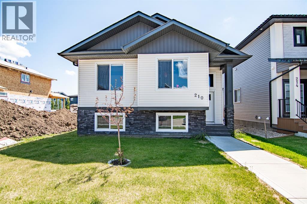 210 Livingston Close, Red Deer