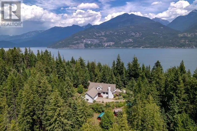 6105 Pine Ridge Road, Kaslo