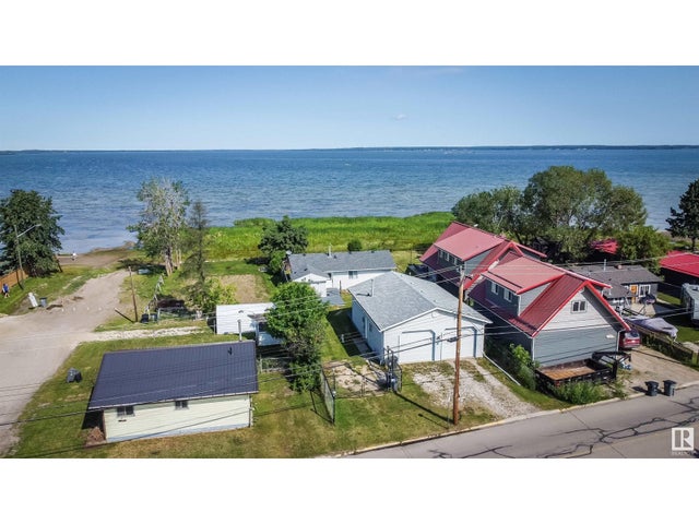 5036 50 Av, Rural Lac Ste. Anne County