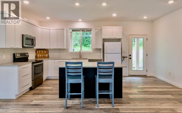 7468 Estate Drive, Anglemont