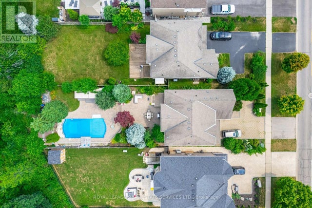 215 Burloak Drive, Oakville (br Bronte)