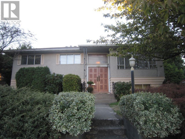 4949 Pioneer Avenue, Burnaby
