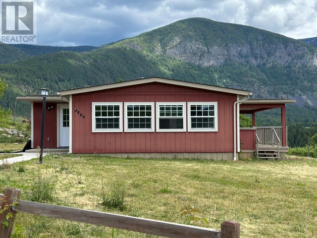 3806 38th Avenue, Creston