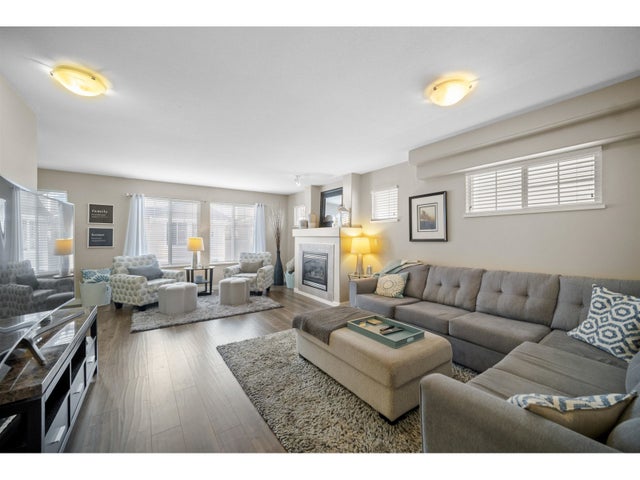 6 6533 121 Street, Surrey