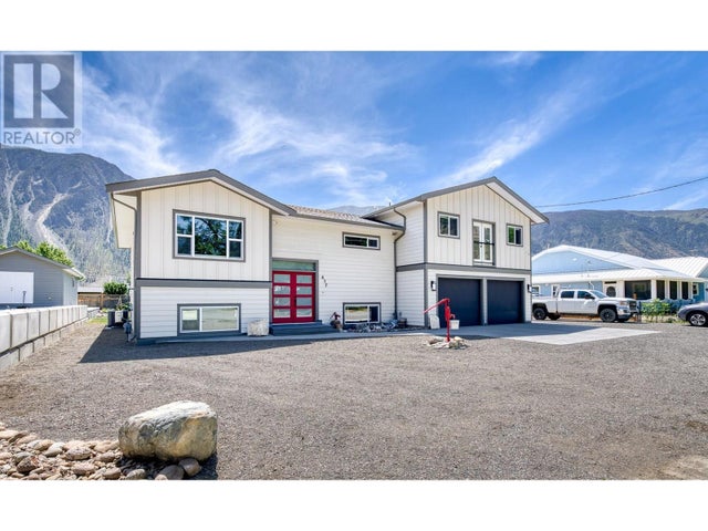 617 2nd Avenue, Keremeos