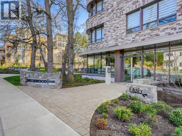 302 1201 Fort St, Victoria