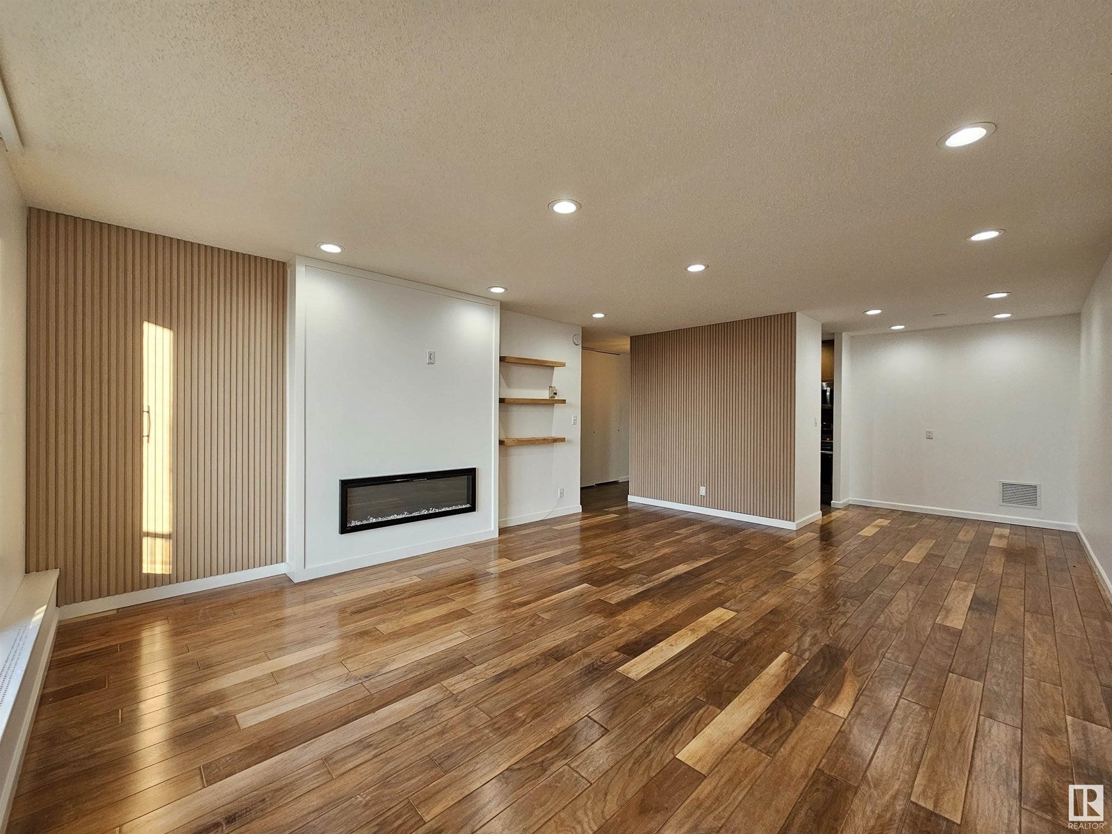#907 11307 99 Av Nw, Edmonton