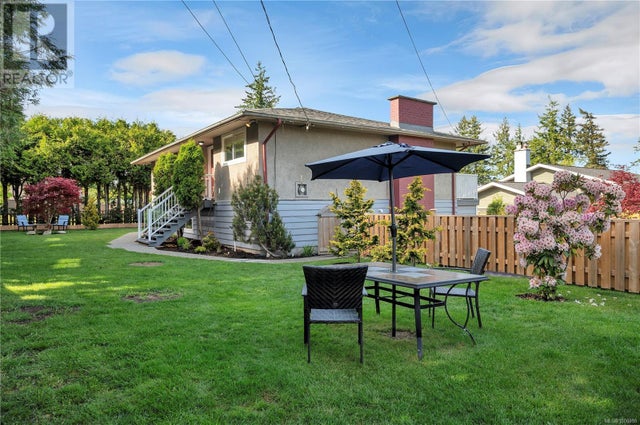 87 Ocean View Rd, Campbell River