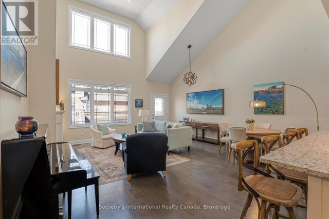 4 Emerson Mews, Collingwood