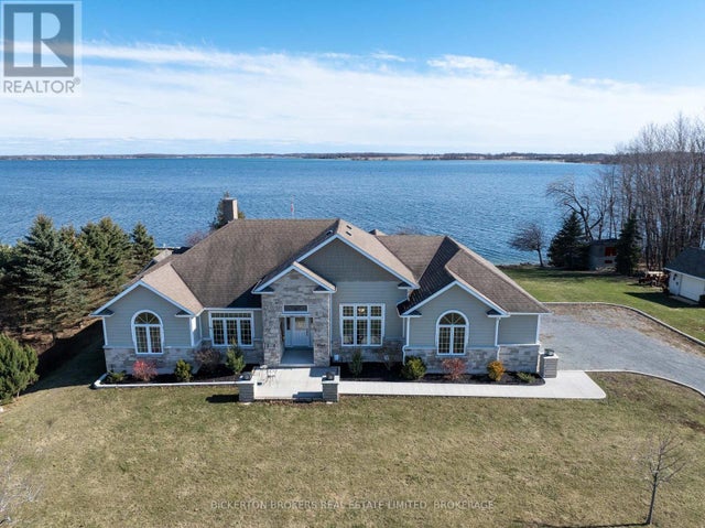 255 Good Friend Drive, Frontenac Islands (the Islands)