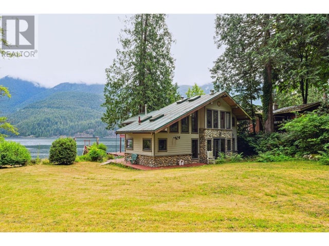 12&13 Coldwell Beach, North Vancouver