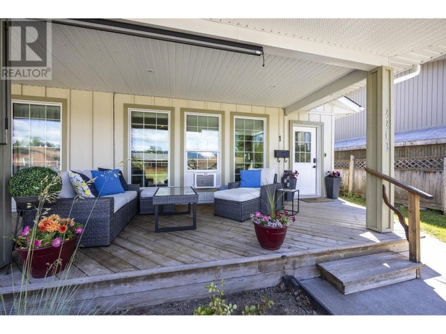 1 2218 Evergreen Street, Terrace