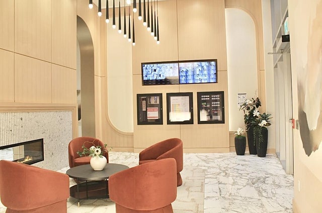 702 1342 Johnston Road, White Rock