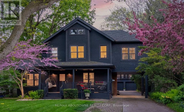 52 Kerr Street, Oakville (co Central)