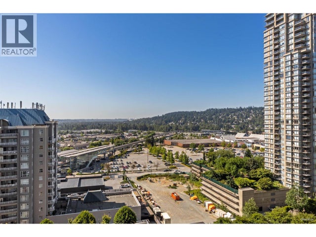 1709 3008 Glen Drive, Coquitlam