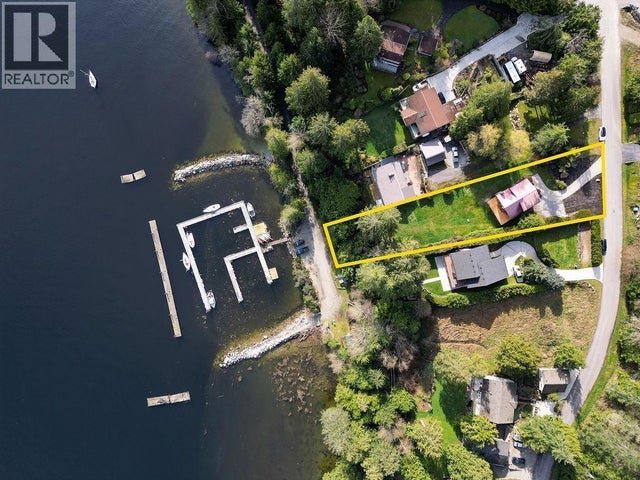 6176 South Gale Avenue, Sechelt