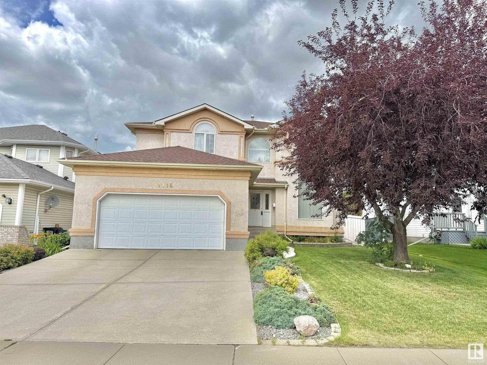 8416 160a Av Nw, Edmonton