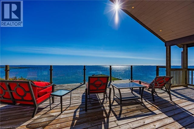 648 Front Road, St. Williams