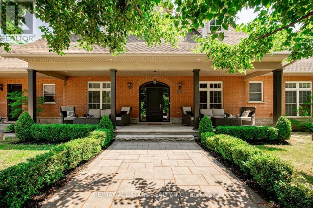 2 Robert Gray Road, Whitchurch-Stouffville (ballantrae)